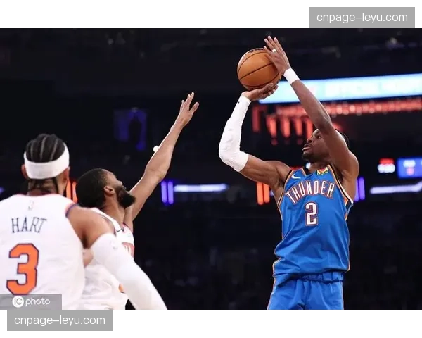 亚历山大连续123场得分20+，距张伯伦纪录仅差3场